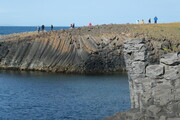 Basaltsäulen beim Leuchtturm Kálfshamar, Island
