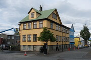 Typische Häuser mit Wellblechfassade in Reykjavík, Island
